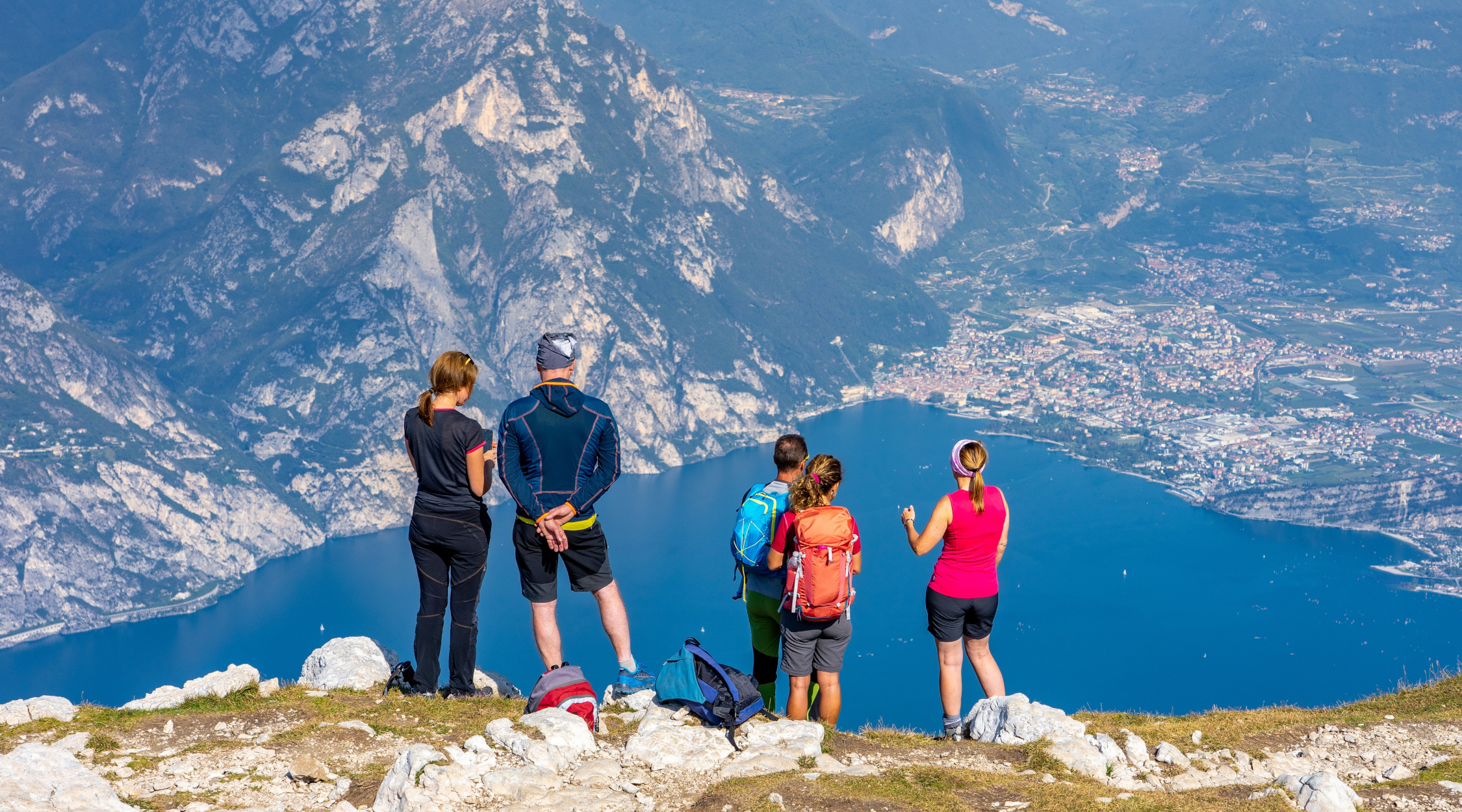 Camminata nordica, hike, trekking, orienteering, trail running: quanti modi diversi di camminare nella natura!